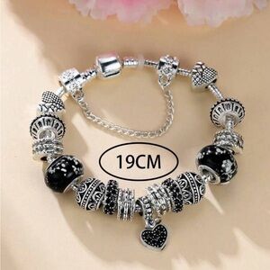 Elegant Silver and Black heart Charm Bracelet